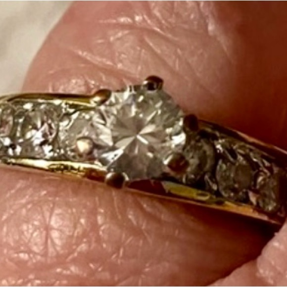 Jewelry - Vintage Ring